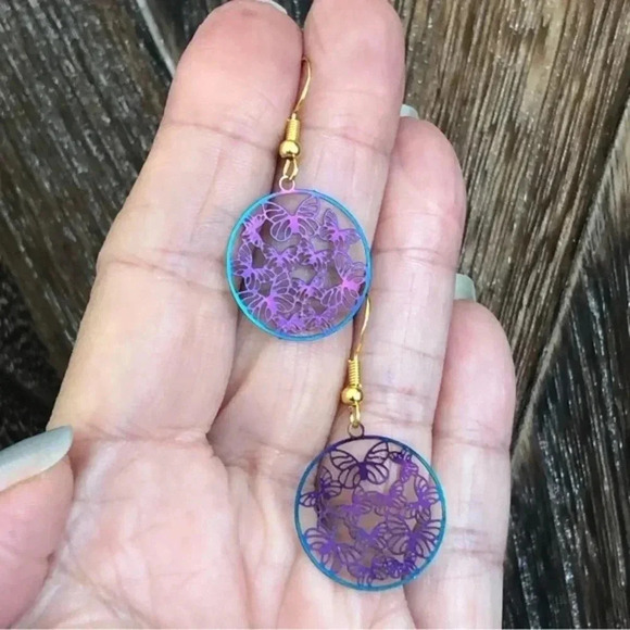 Circle of Butterflies Oilslick Gold Handmade Filigree Earrings - Picture 1 of 3